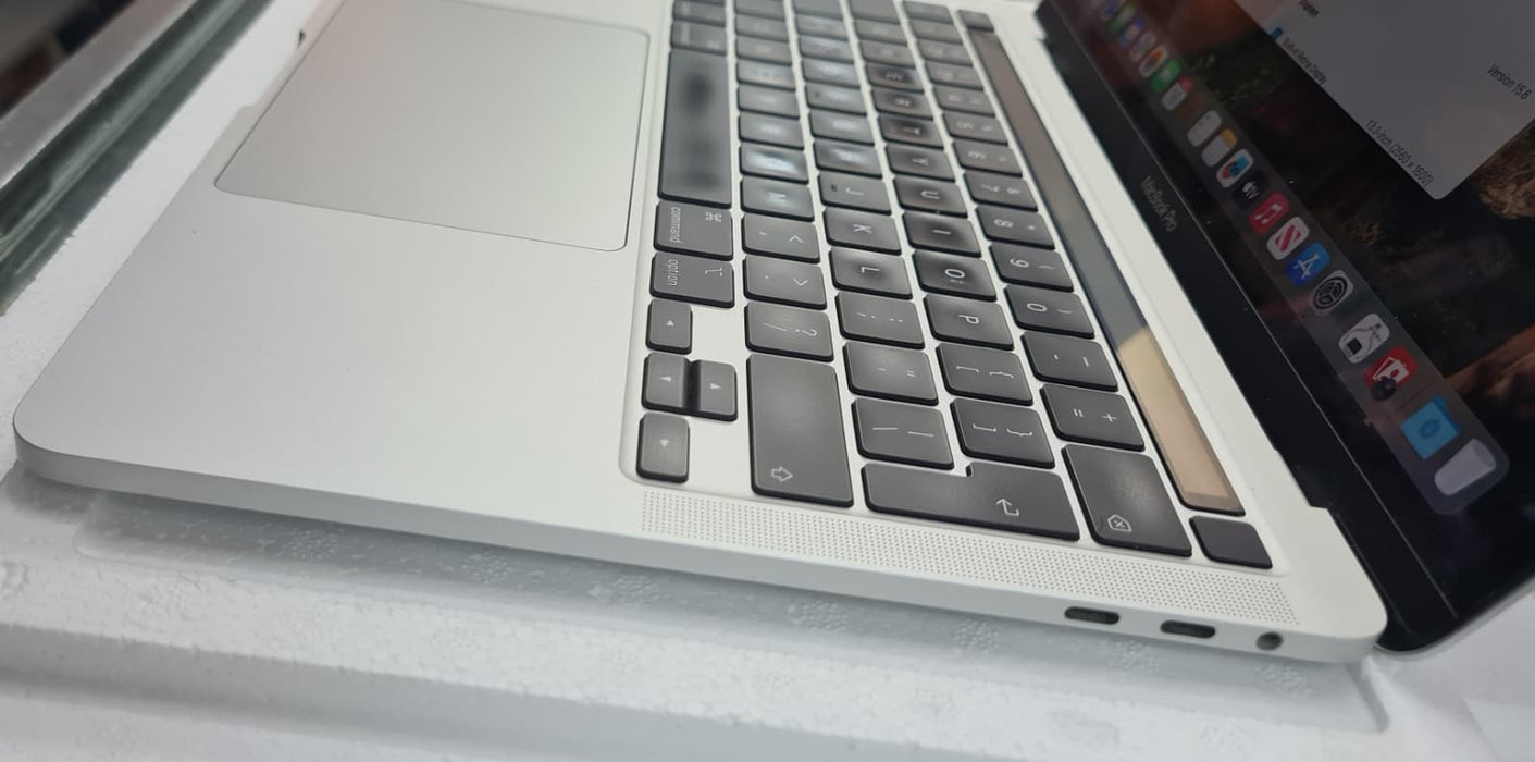 Apple MacBook Pro 2020 13.3" Retina, Intel Core i5, 16GB RAM, 512GB SSD, Touch Bar, A2251, *Used*