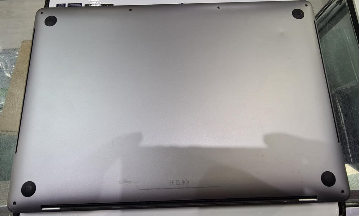Apple MacBook Pro 2019 15.4" Retina, Intel Core i9, 16GB RAM, 512GB SSD, Touch Bar, A1990, *Used*