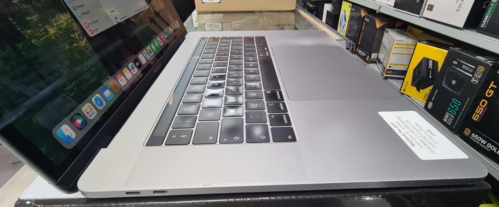 Apple MacBook Pro 2019 15.4" Retina, Intel Core i9, 16GB RAM, 512GB SSD, Touch Bar, A1990, *Used*