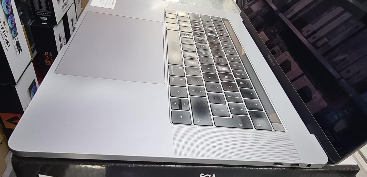 Apple MacBook Pro 2019 15.4" Retina, Intel Core i9, 16GB RAM, 512GB SSD, Touch Bar, A1990, *Used*