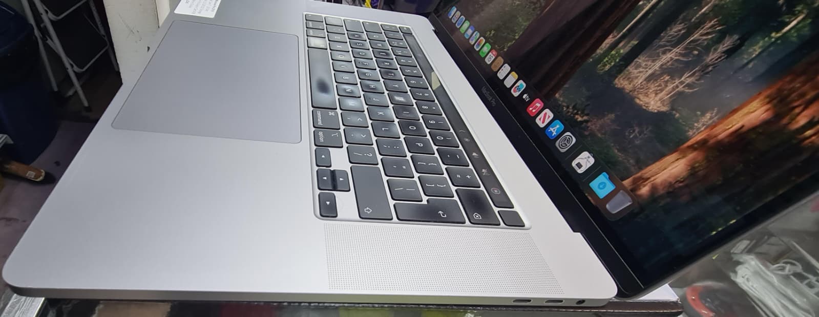 Apple MacBook Pro 2019 16" Retina, Intel Core i7, 16GB RAM, 512GB SSD, Touch Bar, A2141, *Used*