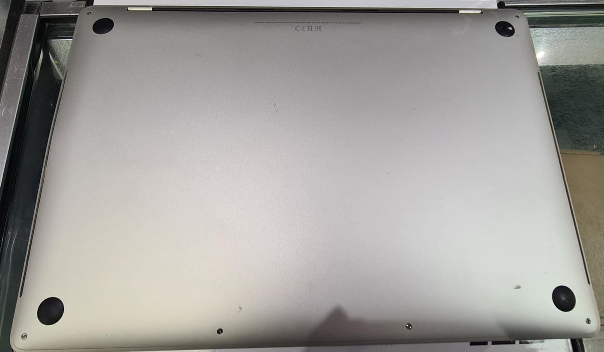 Apple MacBook Pro 2018 15.4" Retina, Intel Core i7, 16GB RAM, 512GB SSD, Touch Bar, A1990, *Used*