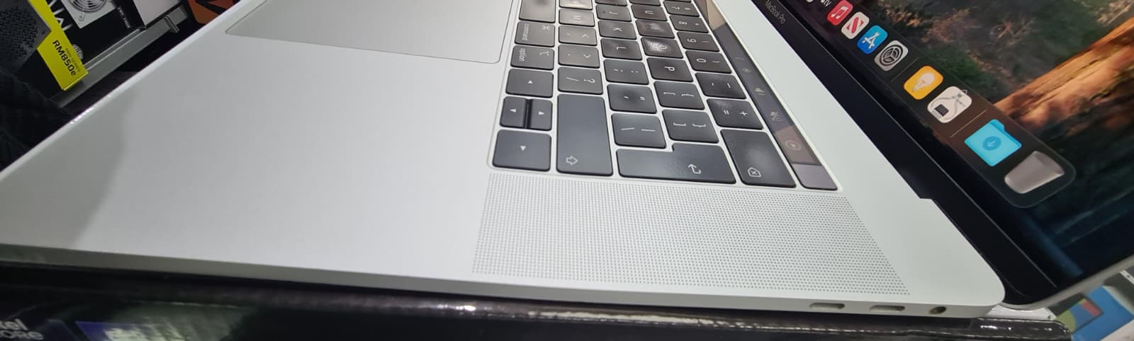 Apple MacBook Pro 2018 15.4" Retina, Intel Core i7, 16GB RAM, 512GB SSD, Touch Bar, A1990, *Used*