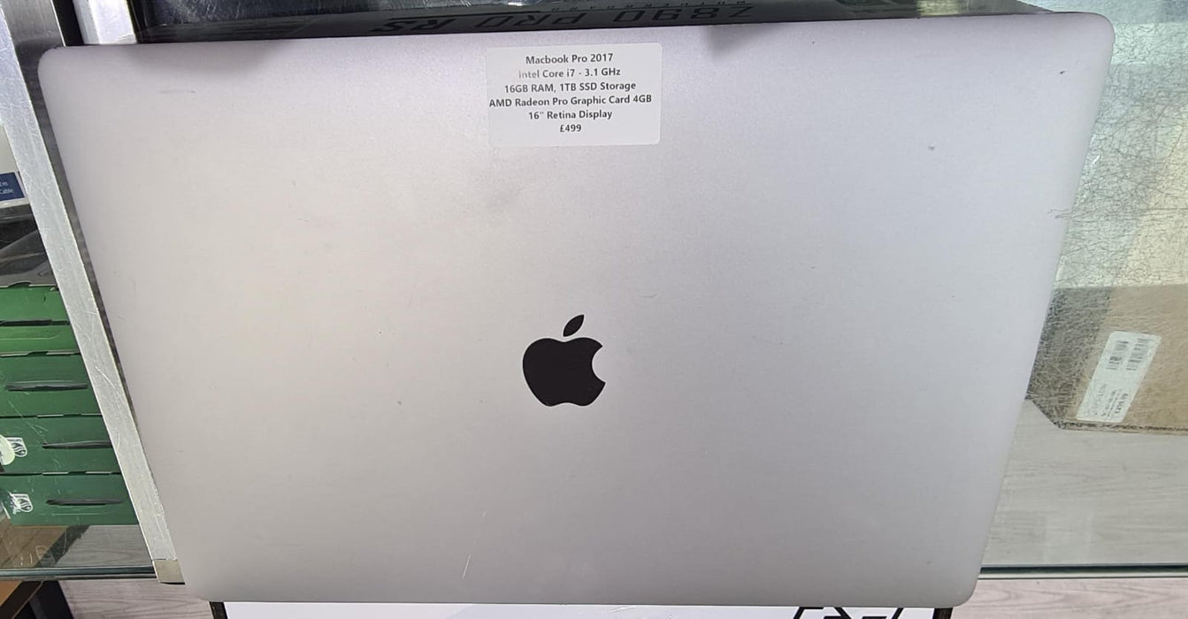 Apple MacBook Pro 2017 15.4" Retina, Intel Core i7, 16GB RAM, 1TB SSD, Touch Bar, A1707, *Used*