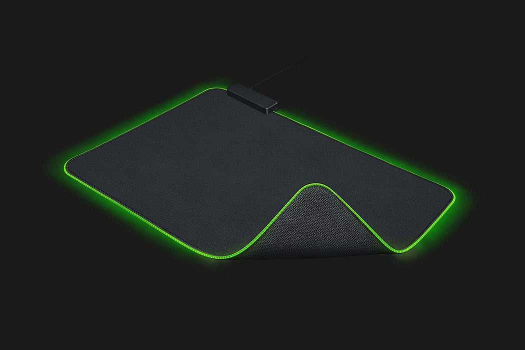 Razer Goliathus Chroma M, Soft Gaming Mouse Mat with RGB Lighting, Cable Holder, Fabric Surface, Non-Slip, Quilted Edge, Optimized for all Mice, Black